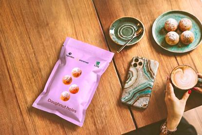 UPM_doughnut_holes_lifestyle_2 1
