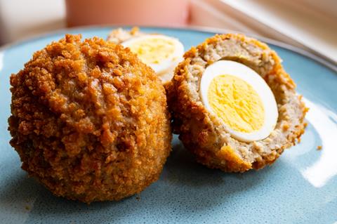 Traditional,Street,Food,In,Uk,,Stuffed,Fried,Hot,Scotch,Eggs